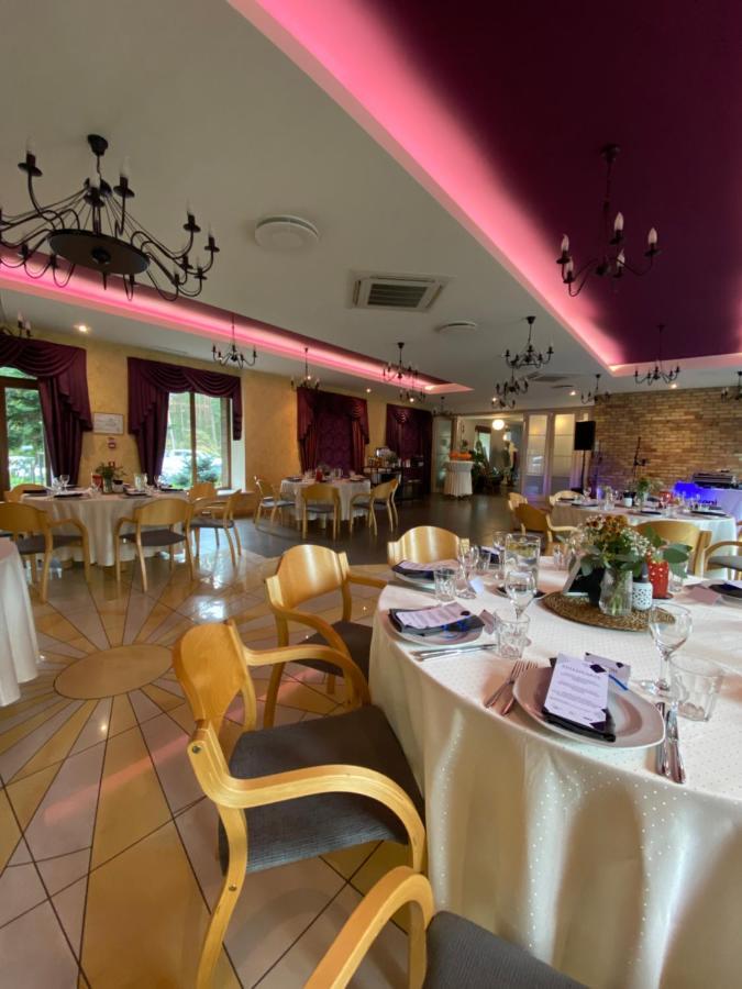 Abzali Hotel And Restaurant With Self Check-In Ādaži Exterior foto